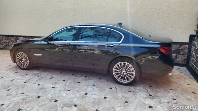 BMW 7 series 2015 · 3.0 AT