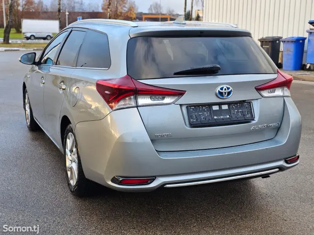Toyota Auris 2015 · 1.8 AT
