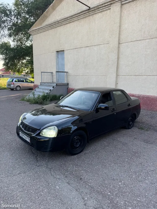 Lada (ВАЗ) Priora 2010 · 1.6 MT