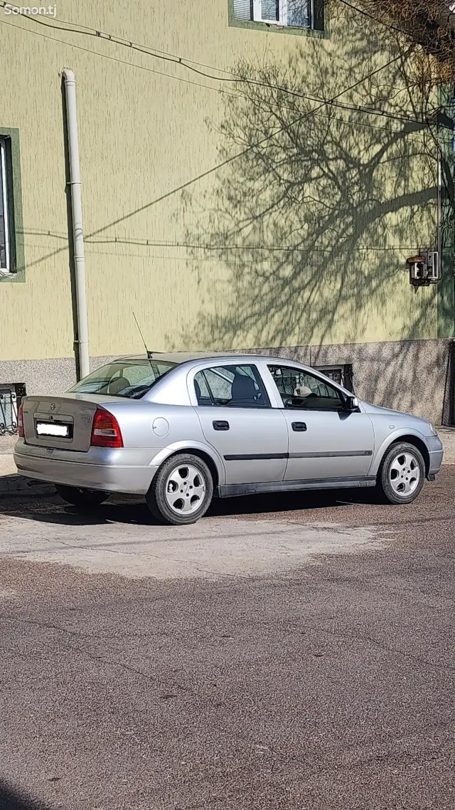 Opel Astra G 1999 · 1.6 MT