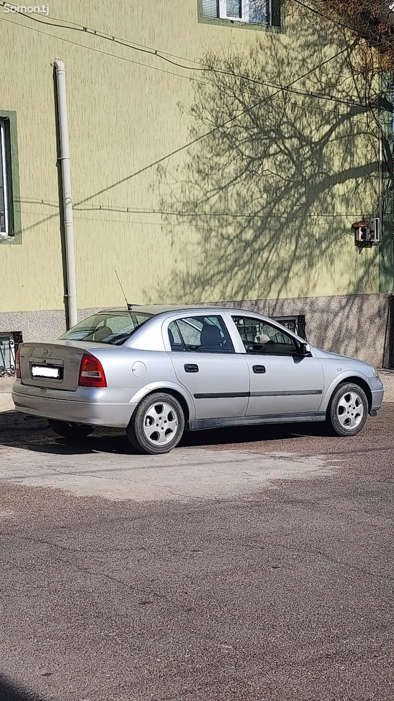 Opel Astra G 1999 · 1.6 MT