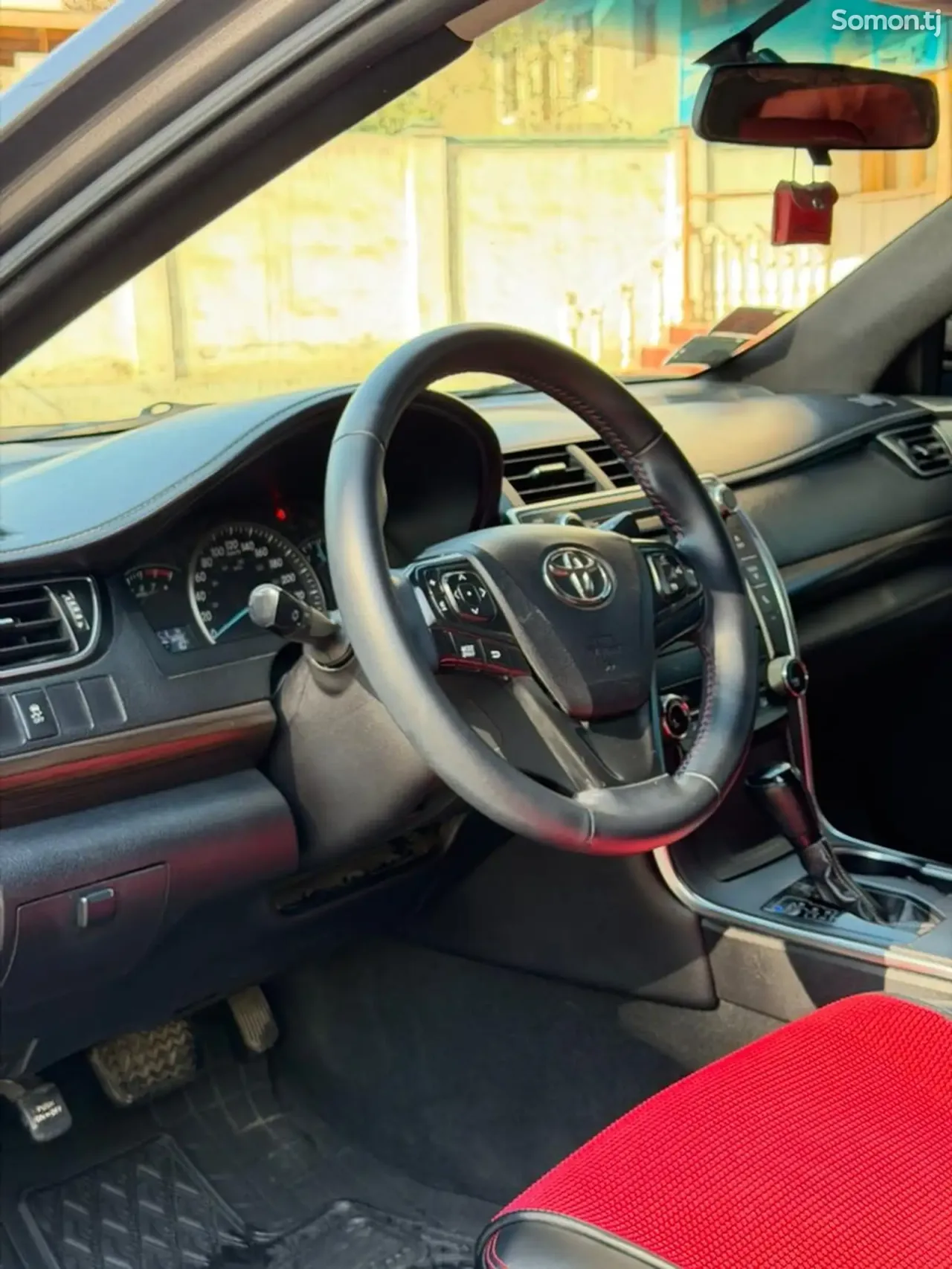 Toyota Camry 2017 · 2.5 AT