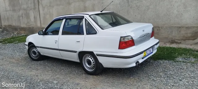 Daewoo Nexia 1995 · 1.6 MT