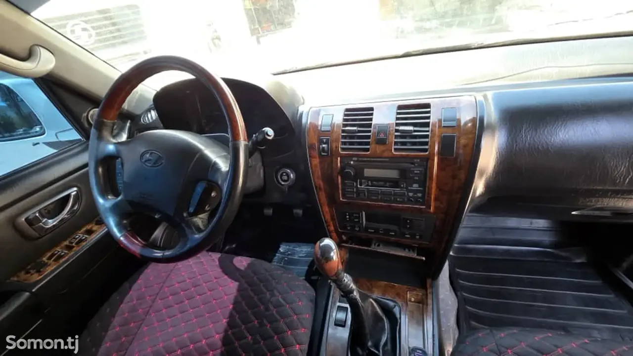 Hyundai Terracan 2001 · 2.5 MT