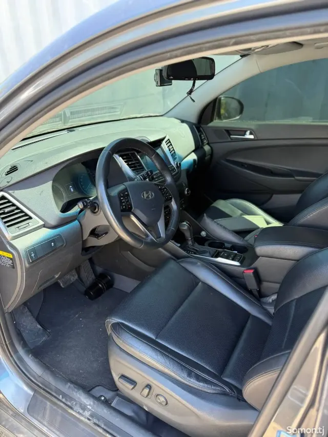Hyundai Tucson 2015 · 2.0 AT