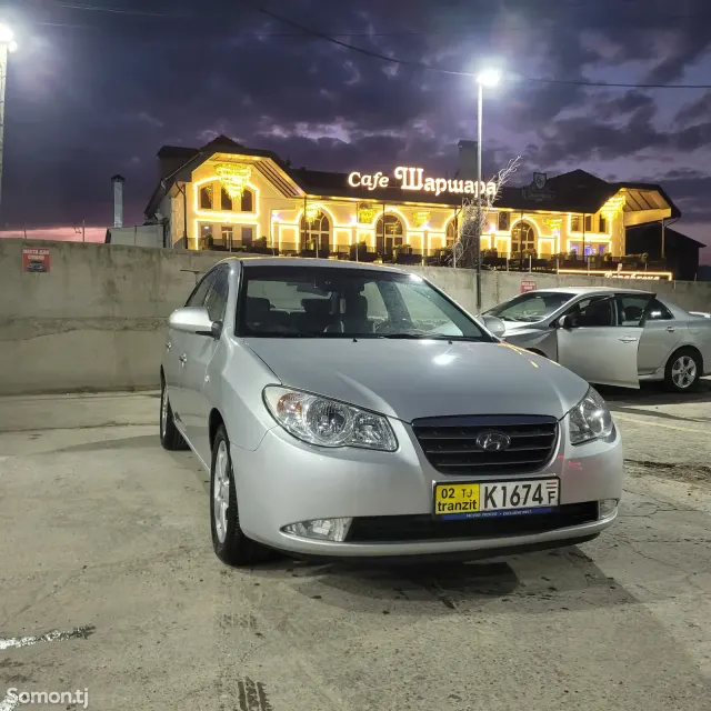 Hyundai Avante 2009 · 1.6 AT