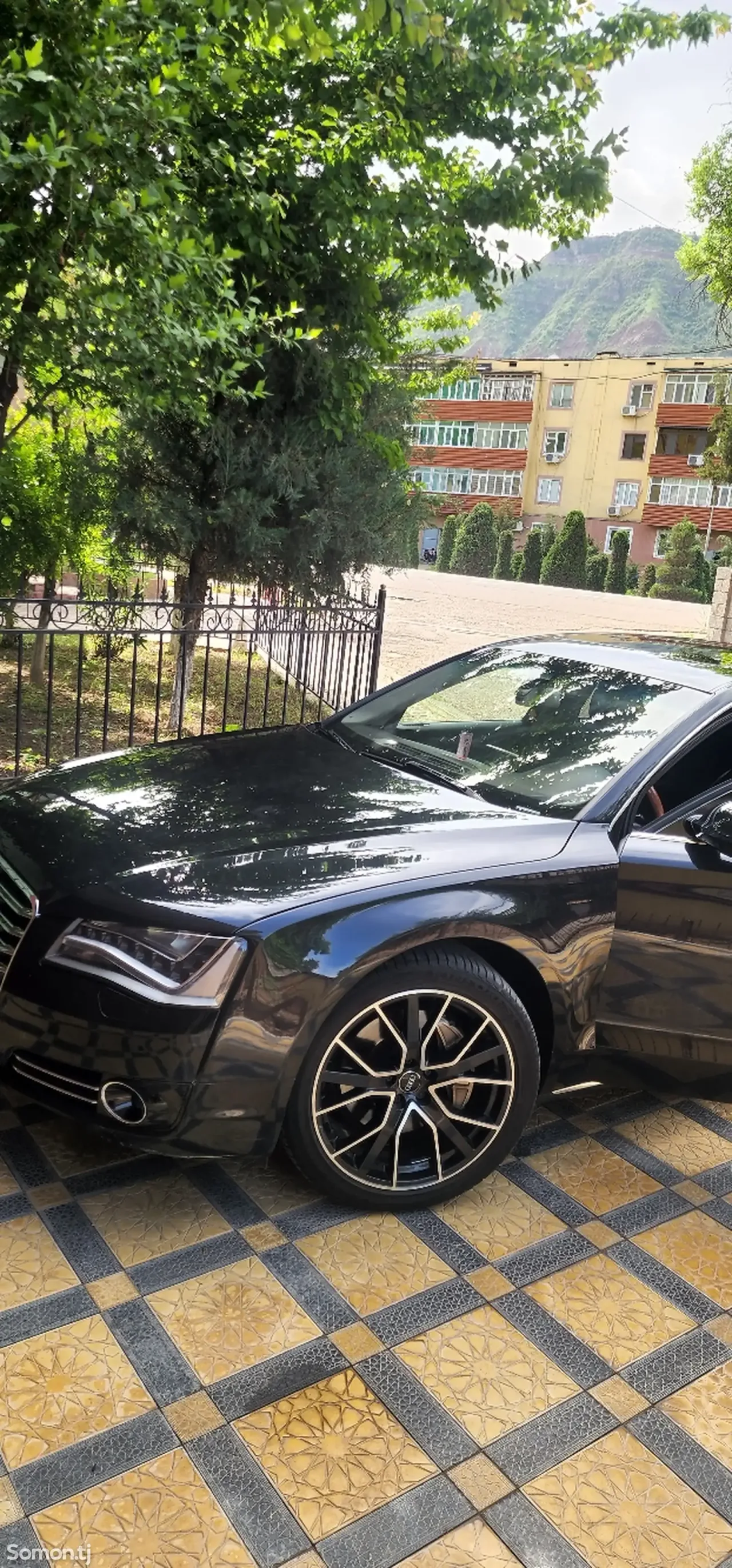 Audi A8 2013 · 3.0 AT