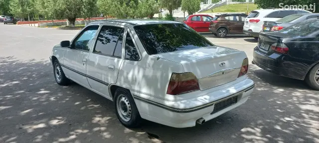 Daewoo Nexia 1994 · 1.6 MT