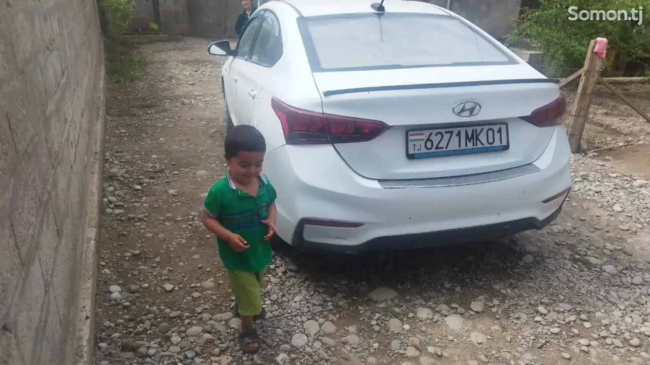 Hyundai Solaris 2018 · 1.4 MT
