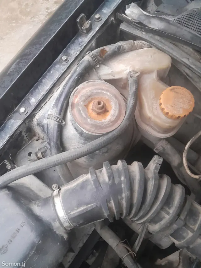 Opel Vectra A 1994 · 1.6 MT