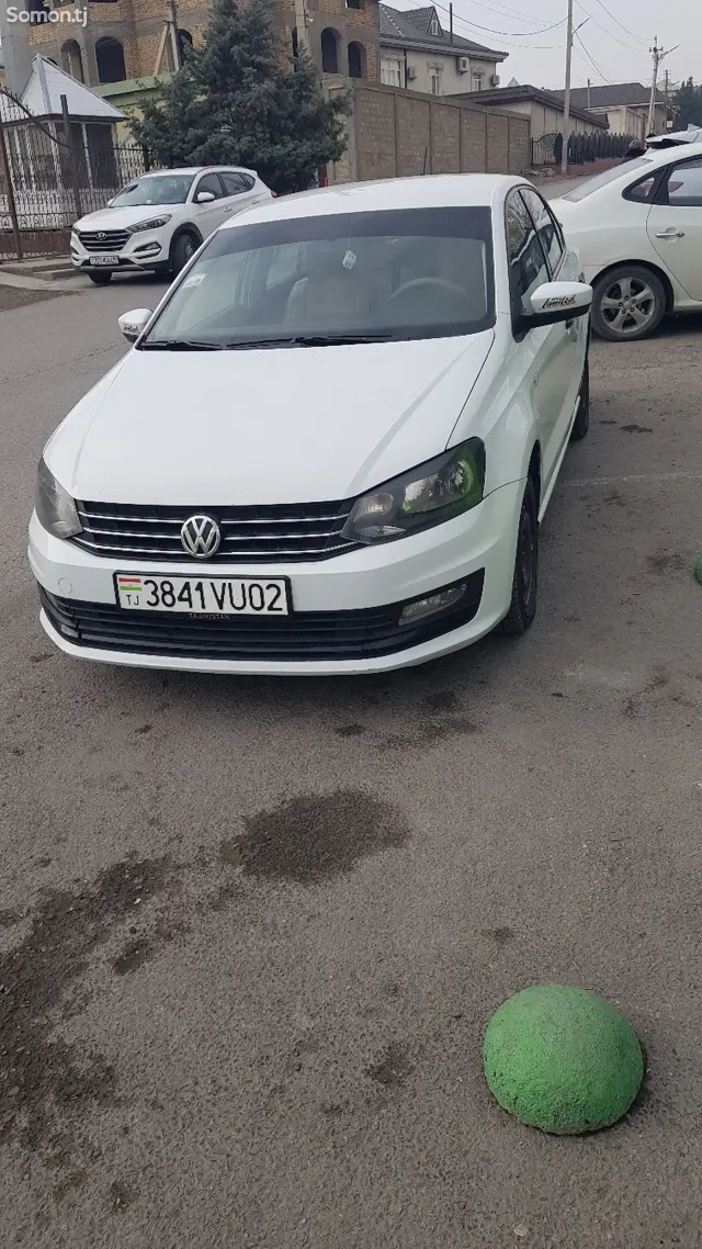 Volkswagen Polo 2019 · 1.6 MT