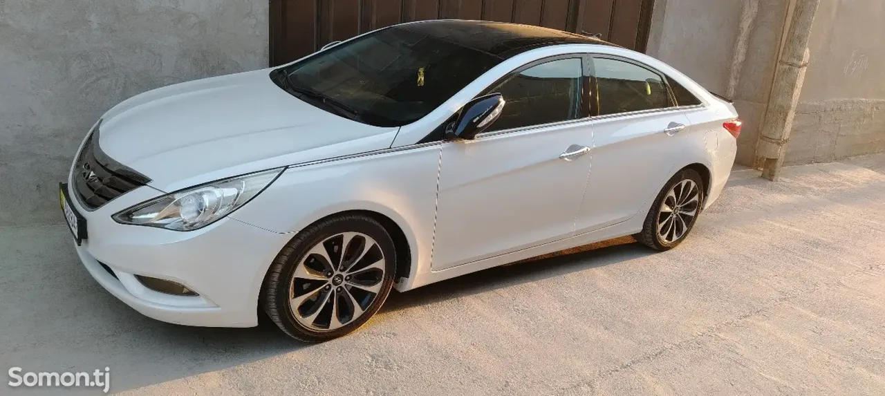Hyundai Sonata 2010 · 2.0 AT