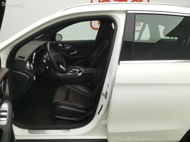 Mercedes-Benz GLC class 2016 · 2.6 AT
