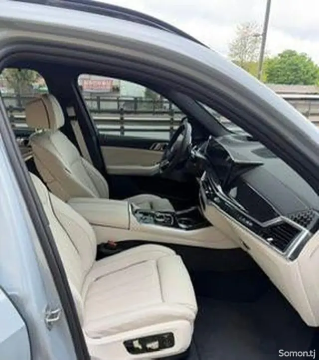 BMW X5 M 2026 · 3.0 AT