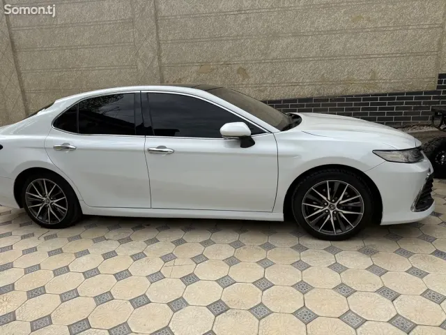 Toyota Camry 2018 · 2.5 AT