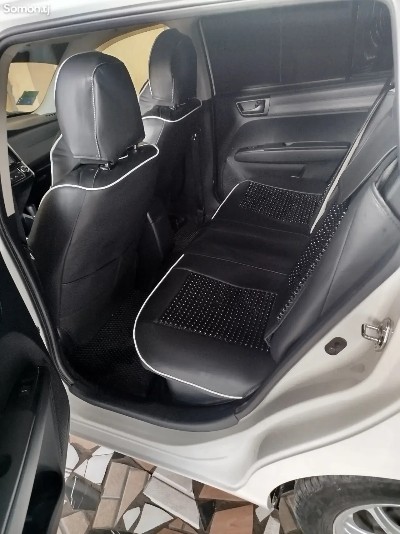 Toyota Corolla 2015 · 1.5 AT