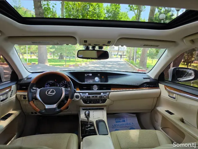 Lexus ES series 2015 · 2.5 AT