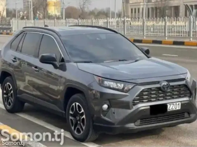 Toyota RAV 4 2020 · 2.4 AT