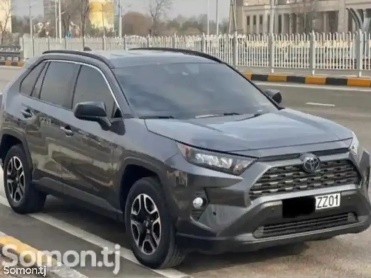 Toyota RAV 4 2020 · 2.4 AT