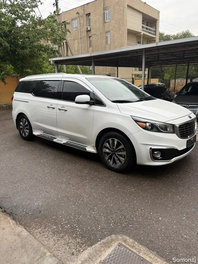 Kia Carnival 2014 · 2.2 AT