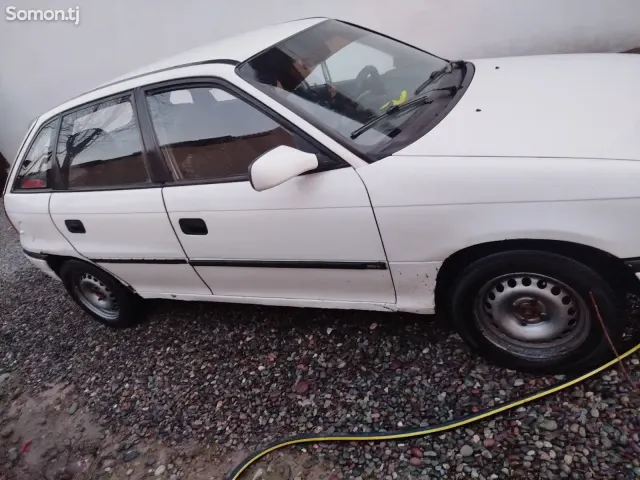 Opel Astra F 1993 · 1.6 MT