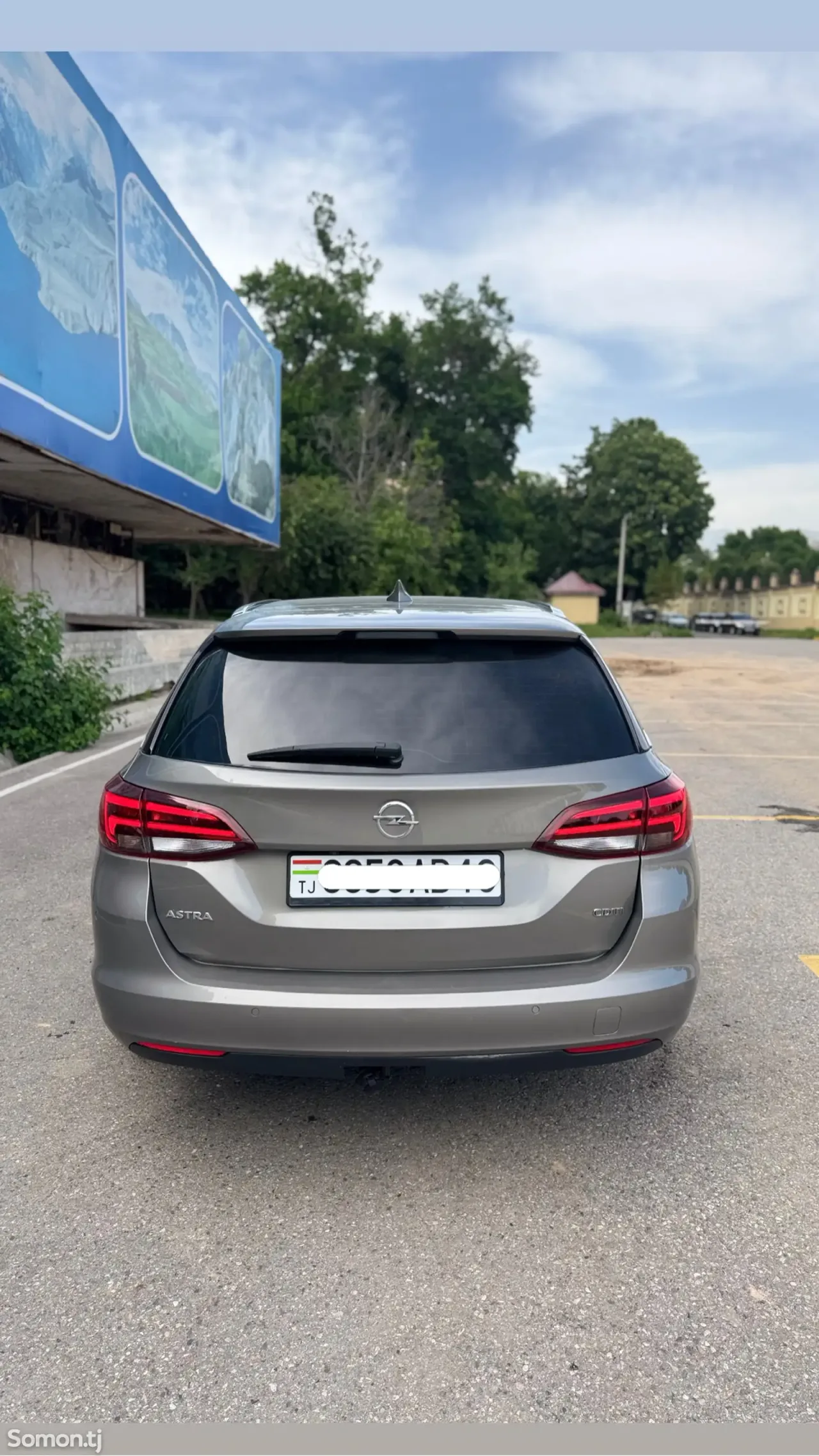 Opel Astra K 2017 · 1.6 AT