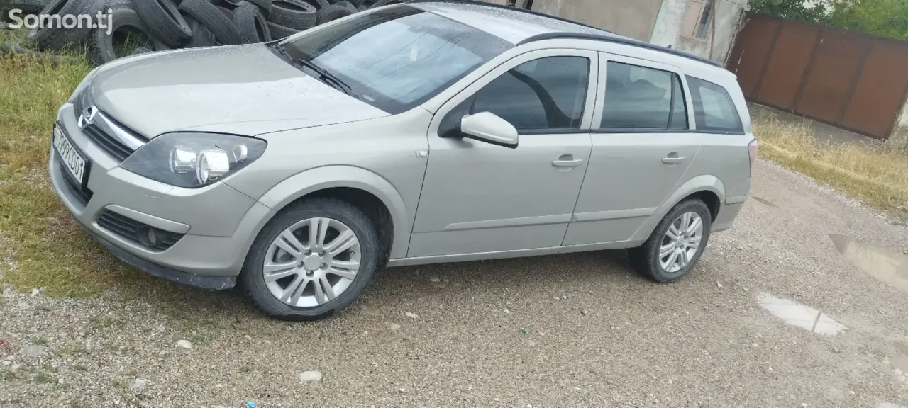 Opel Astra H 2006 · 1.6 MT