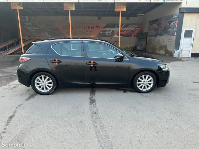 Lexus CT series 2013 · 2.0 CVT