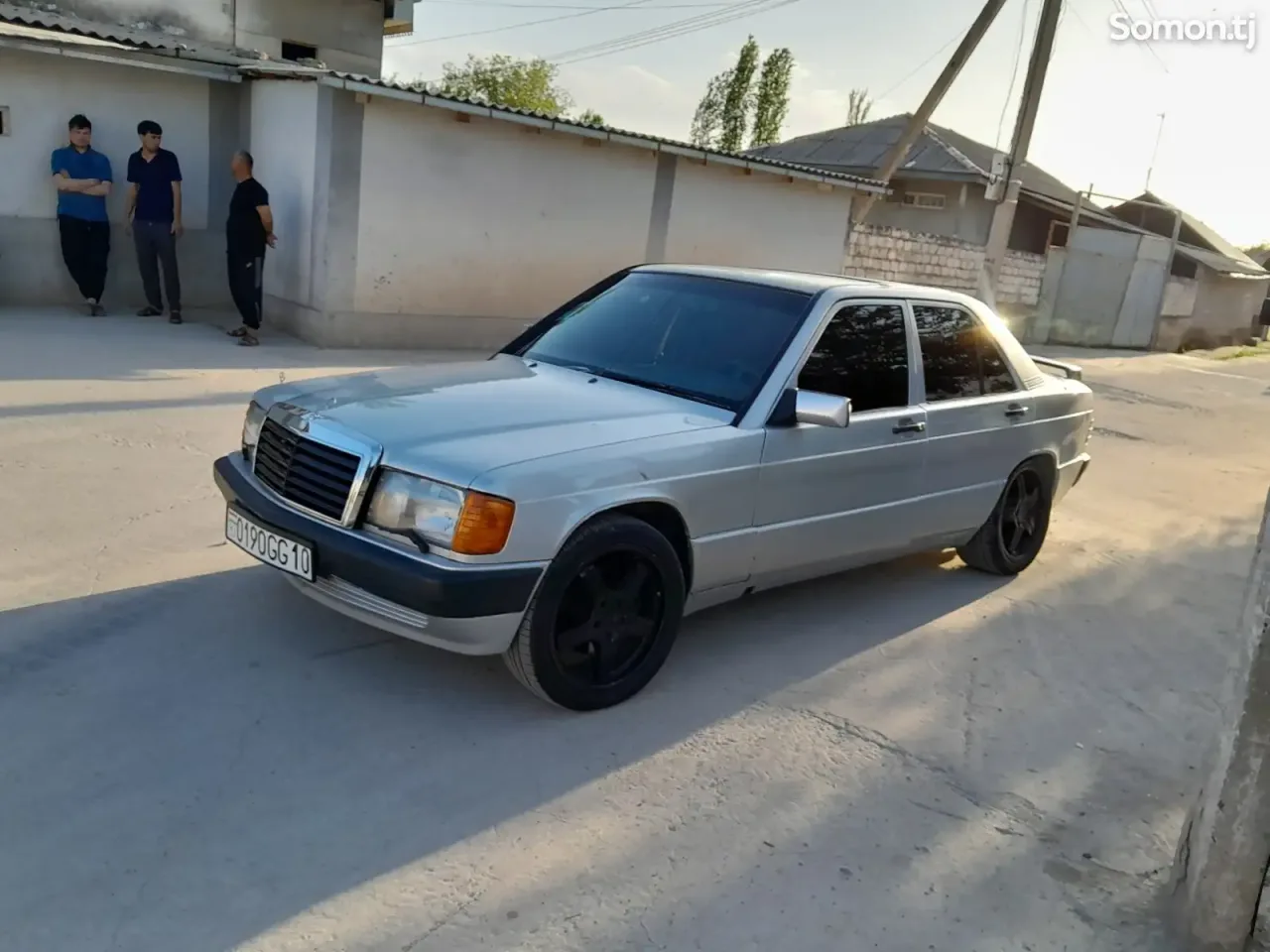 Mercedes-Benz W201 1990 · 2.3 MT
