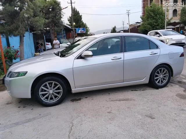 Honda Accord 2002 · 2.0 AT