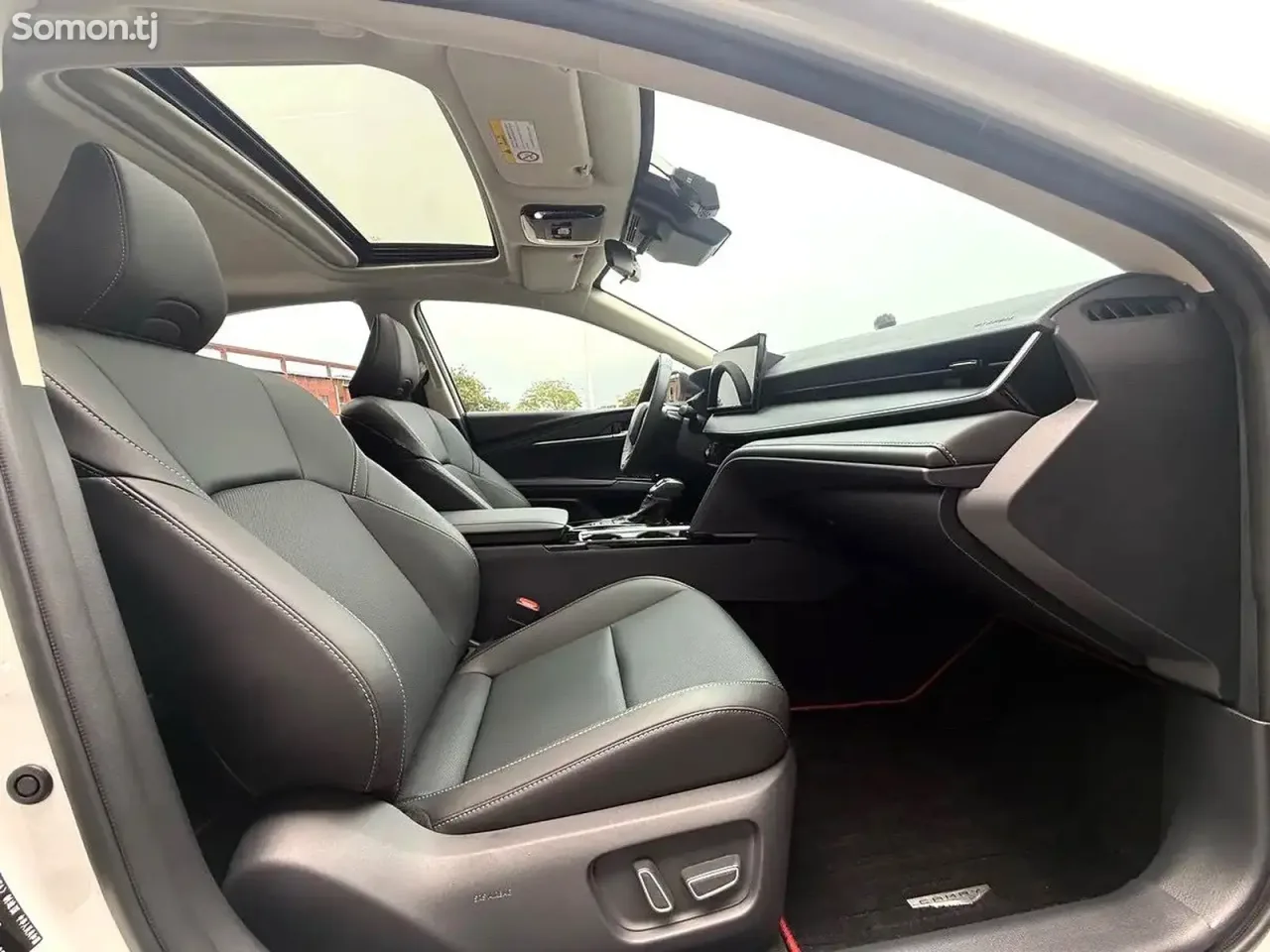 Toyota Camry 2025 · 2.5 AT