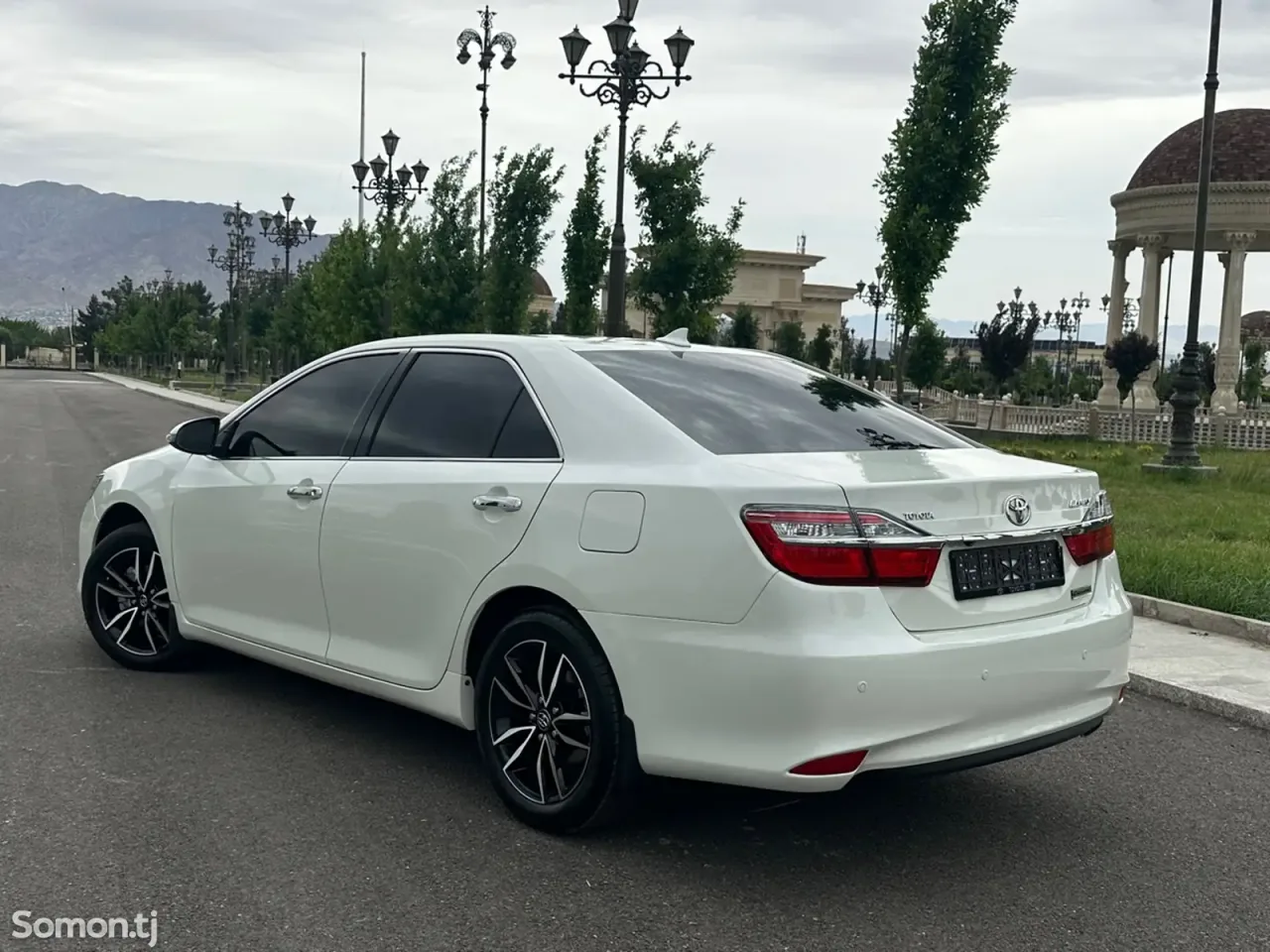 Toyota Camry 2017 · 2.5 AT