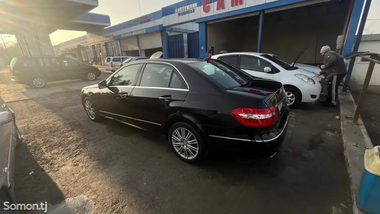 Mercedes-Benz E class 2011 · 3.0 AT