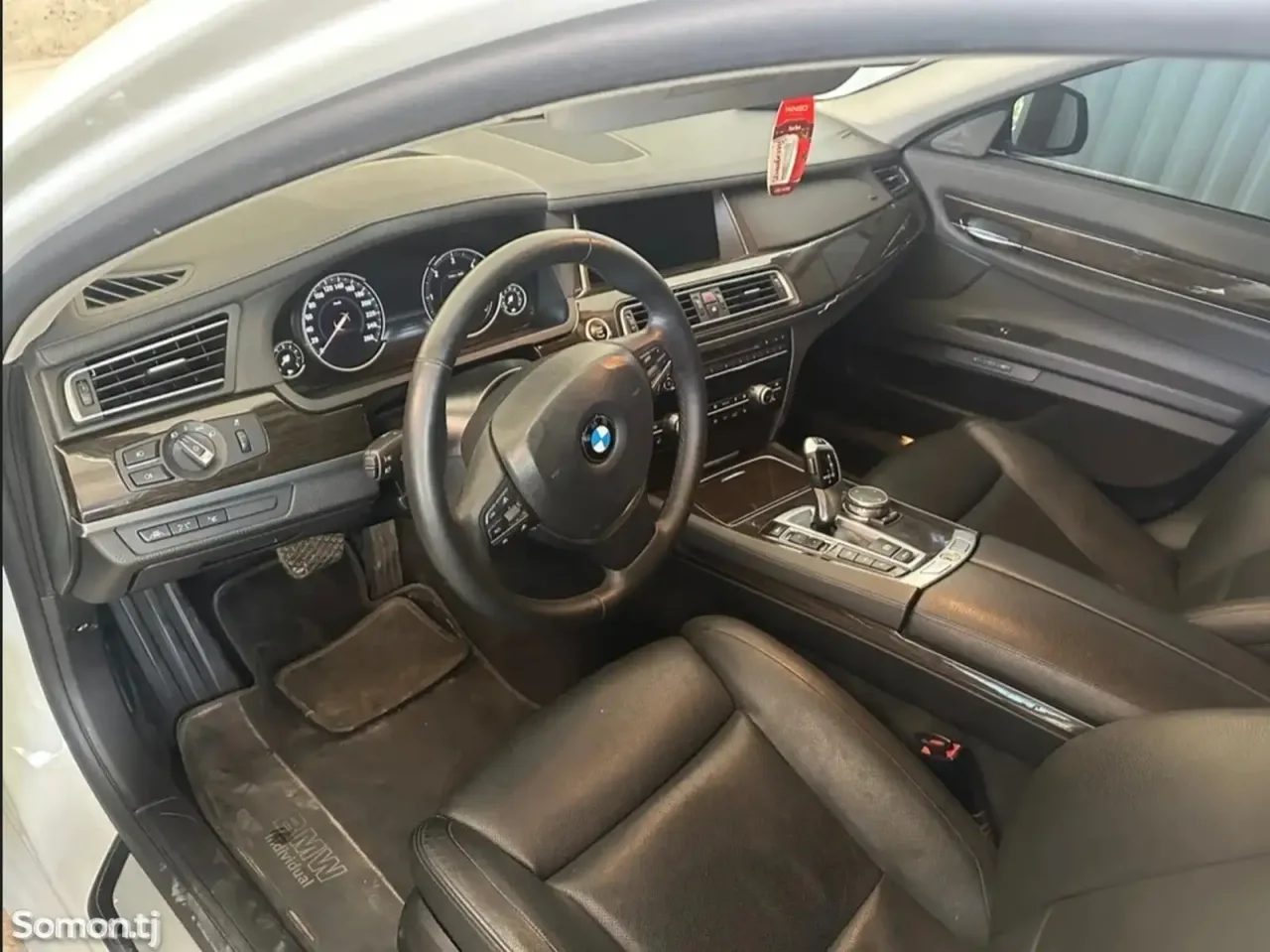 BMW 7 series 2015 · 4.0 AT