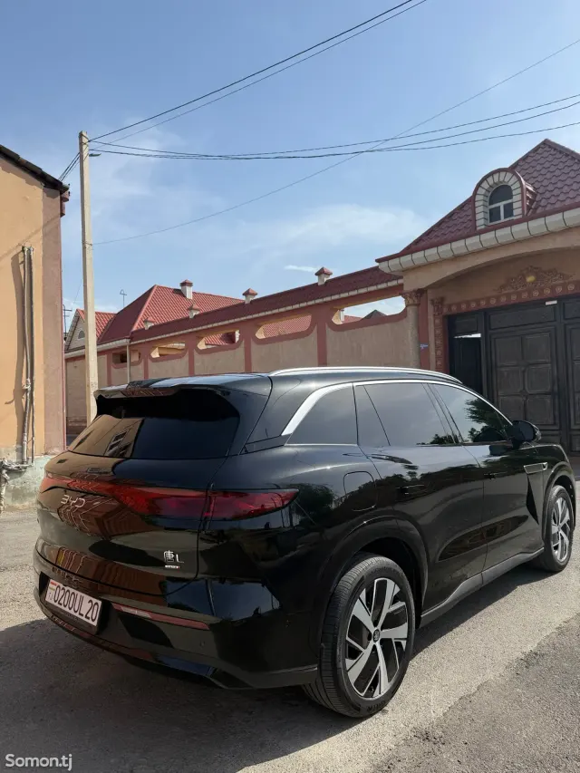 BYD Tang 2025 · AT
