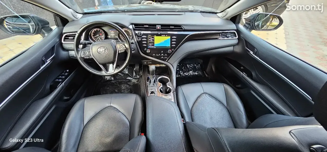 Toyota Camry 2019 · 2.5 AT
