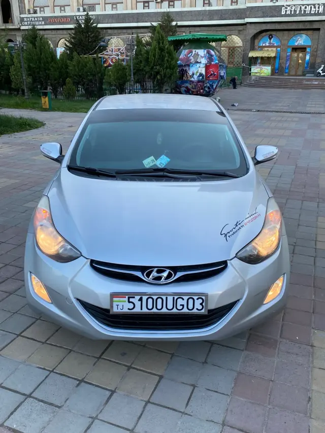 Hyundai Avante 2013 · 1.6 AT