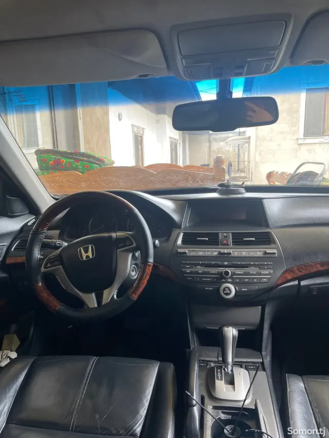 Honda Crosstour 2010 · 3.5 AT