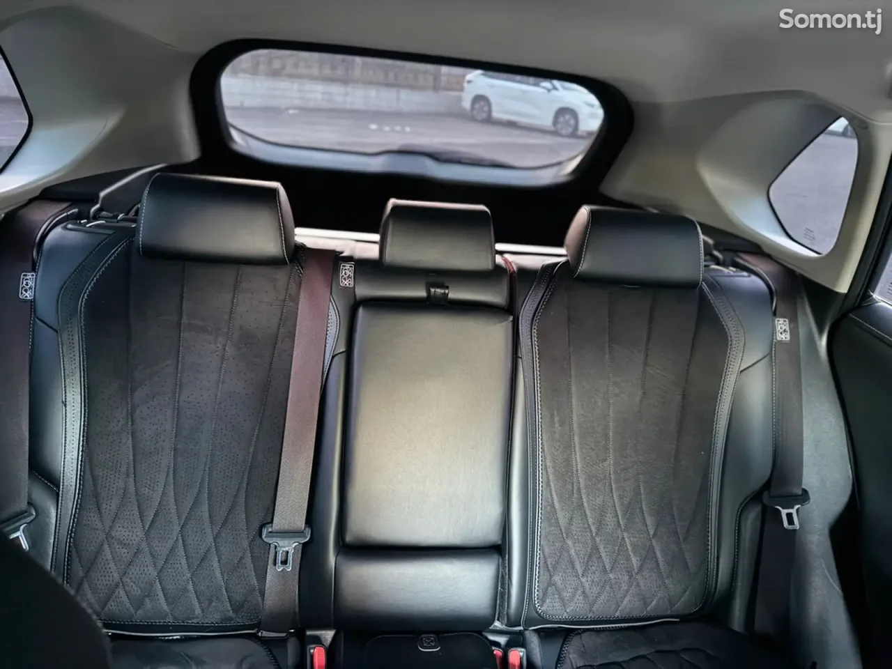 Toyota RAV 4 2020 · 2.5 AT