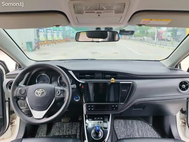Toyota Corolla 2017 · 1.8 AT