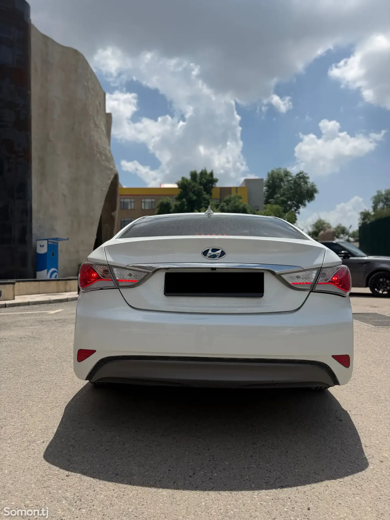 Hyundai Sonata 2013 · 2.4 AT
