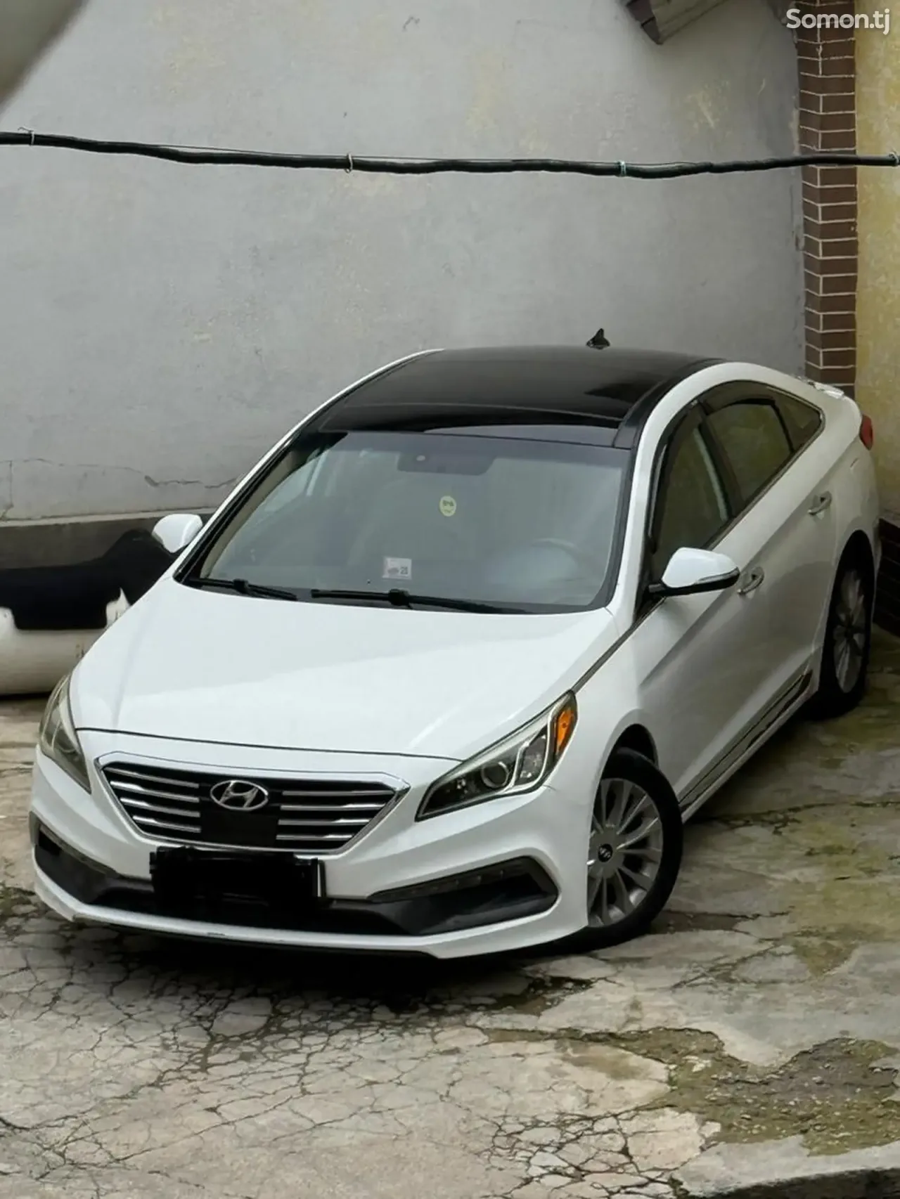 Hyundai Sonata 2015 · 2.4 AT