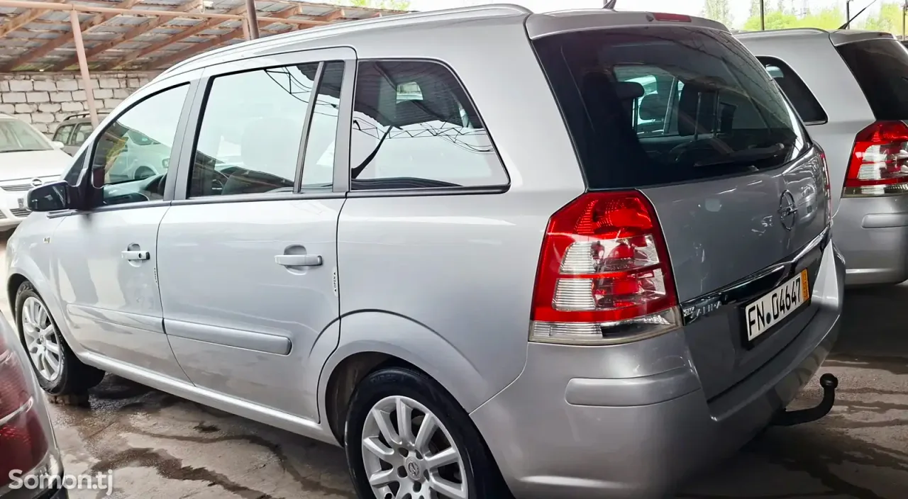 Opel Zafira 2009 · 1.8 MT