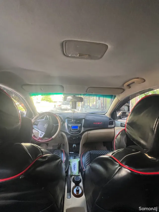 Hyundai Solaris 2016 · 1.6 AT