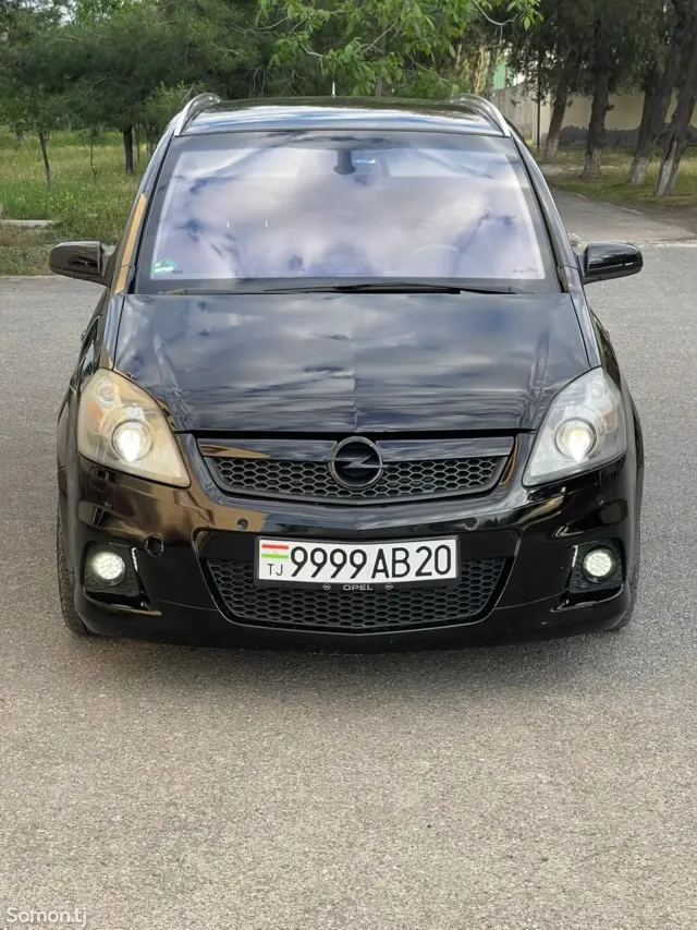 Opel Zafira 2007 · 2.0 MT