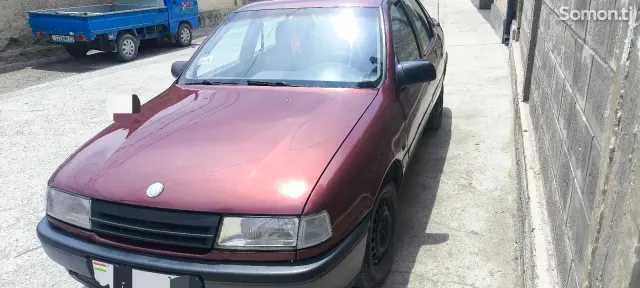 Opel Vectra A 1991 · 1.6 MT