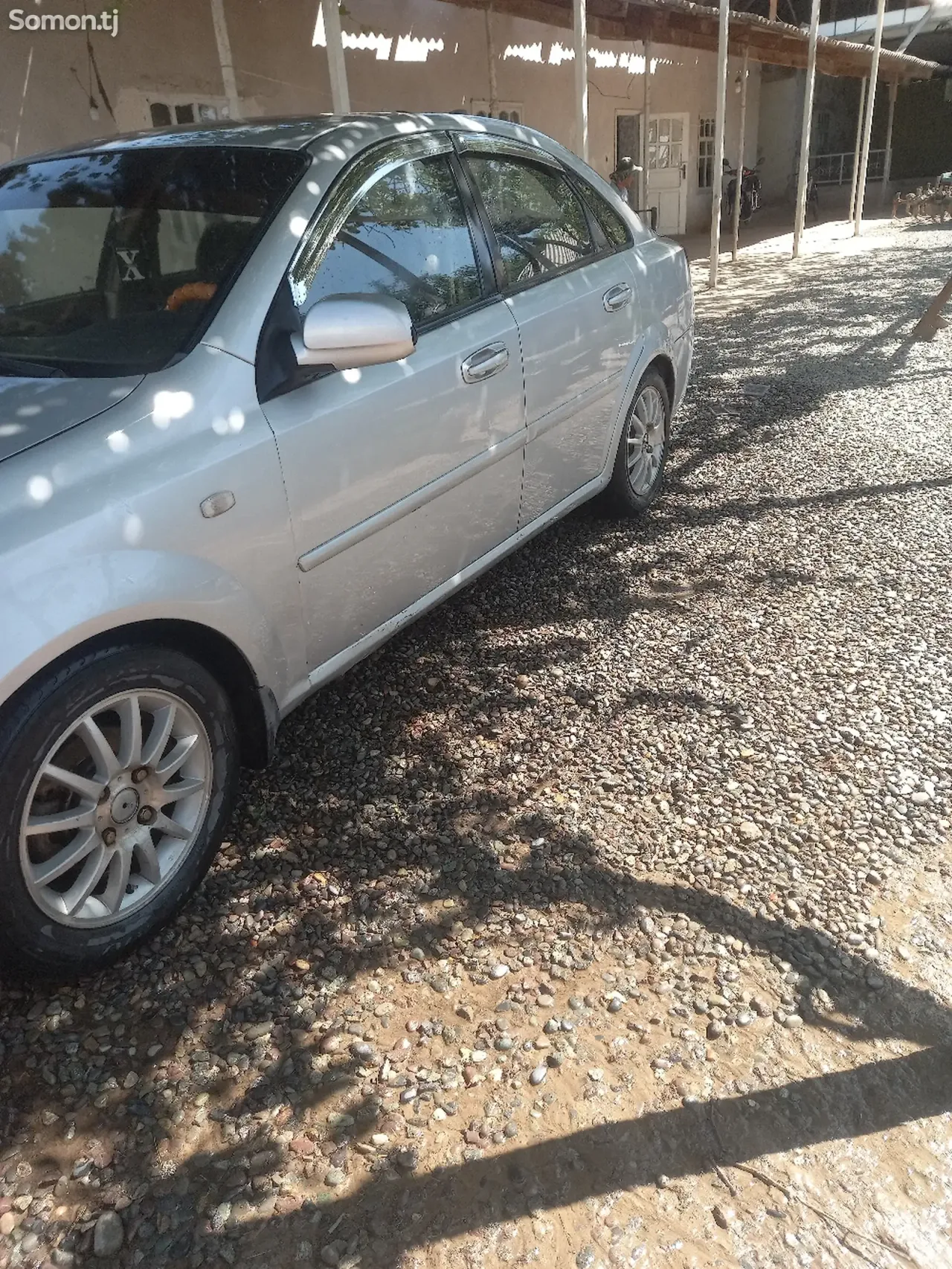 Chevrolet Lacetti 2004 · 1.6 MT