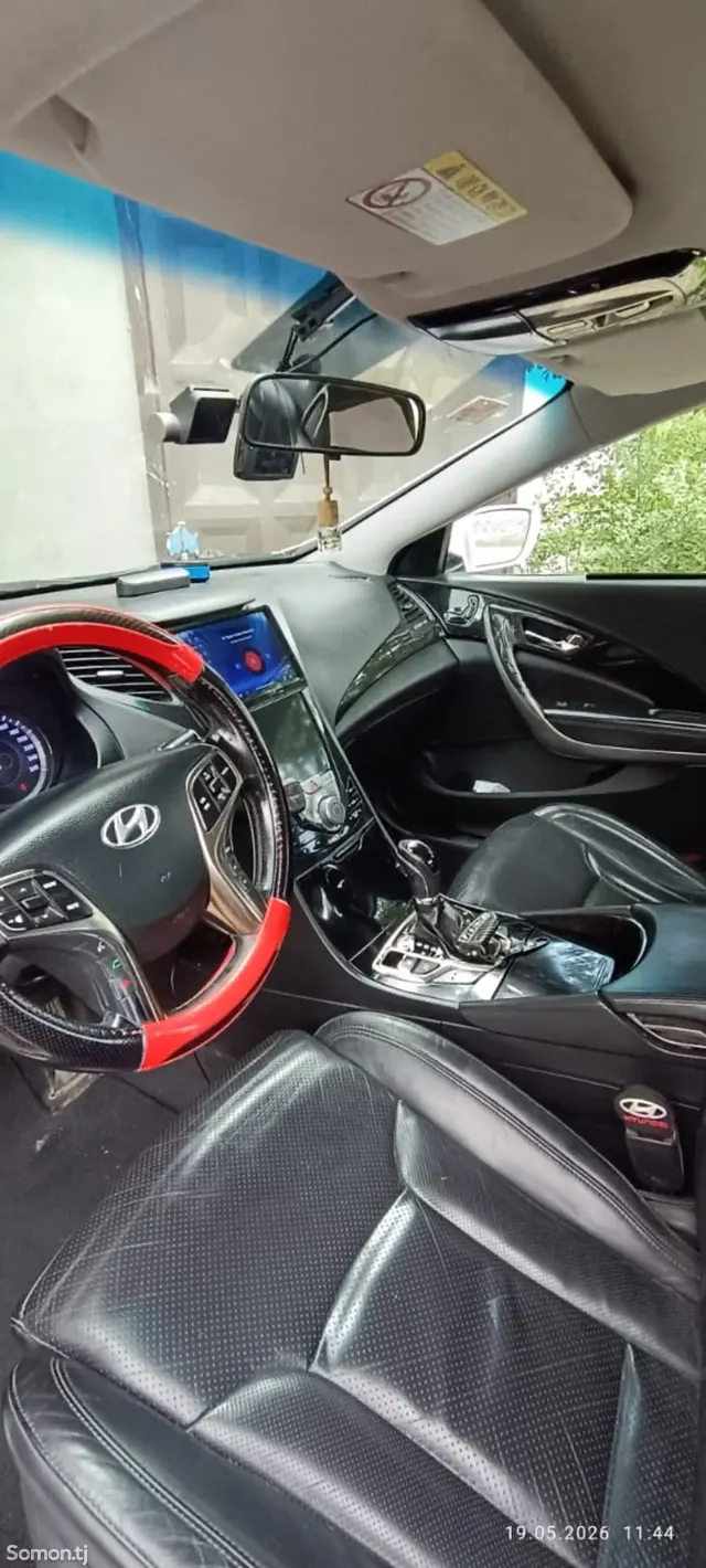 Hyundai Grandeur 2011 · 2.4 AT