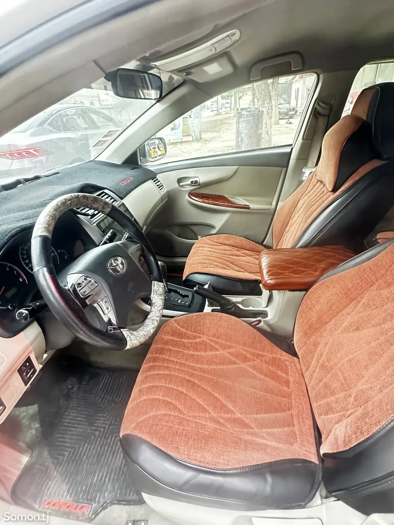 Toyota Corolla 2013 · 1.8 AT