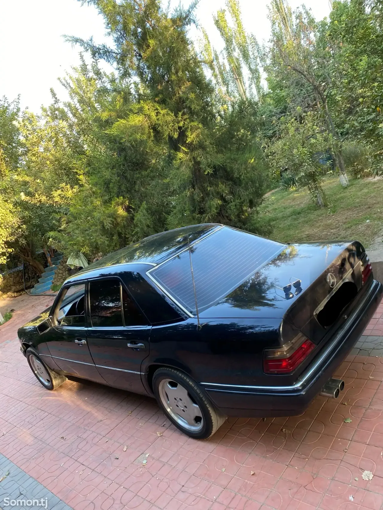 Mercedes-Benz W124 1994 · 2.0 MT